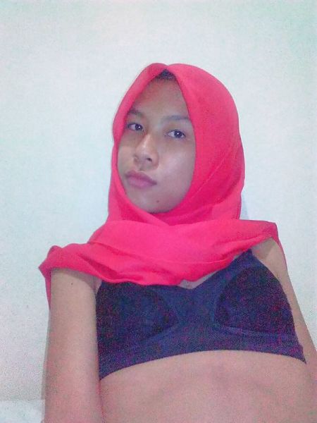cewek amoy bugil