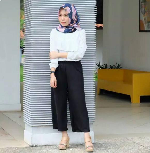syahrini celana dalam