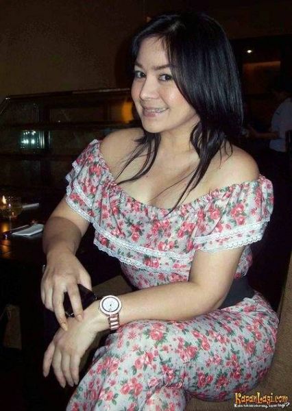 dede dewi bahar
