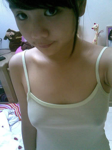 gambar cewe pake tang top transparan