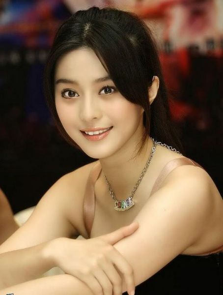 telanjang gadis muda