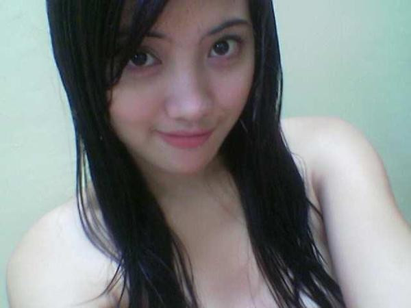 cowok telanjang bulat