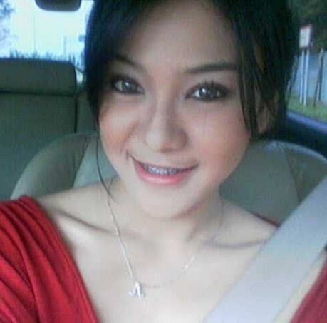 pembantu toket gede