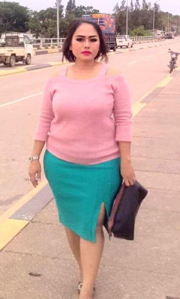 tante girang bahenol
