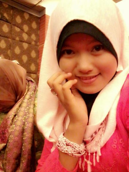 cewek ngemut susu besar