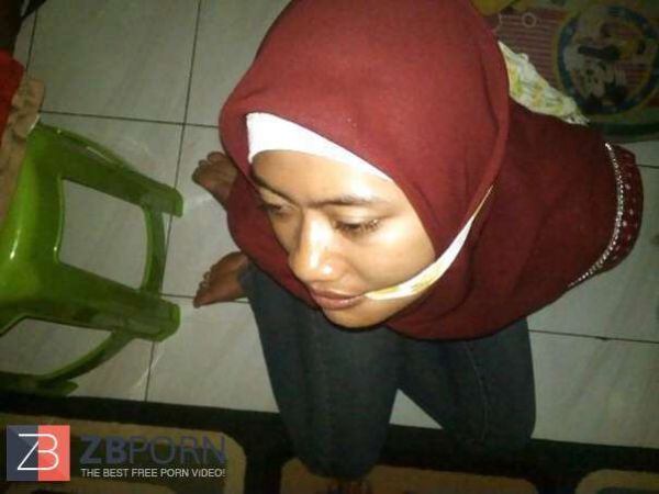 jilbab cantik memek