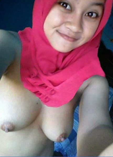 model pamer memek