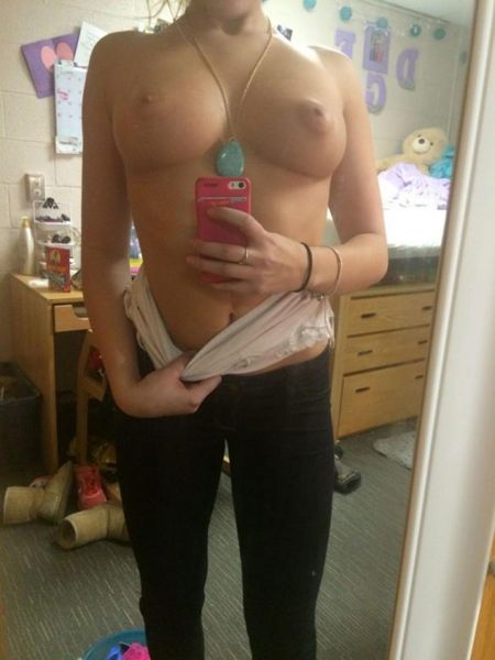 gadis ngemut kontol