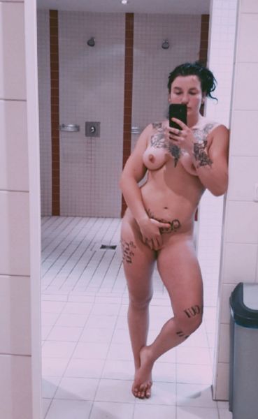 foto artis tanpa busana