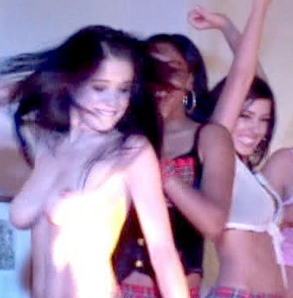 foto kelihatan payudara manohara