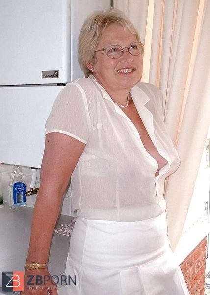 tante dini pamer memek