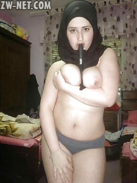 gadis bugil ngangkang