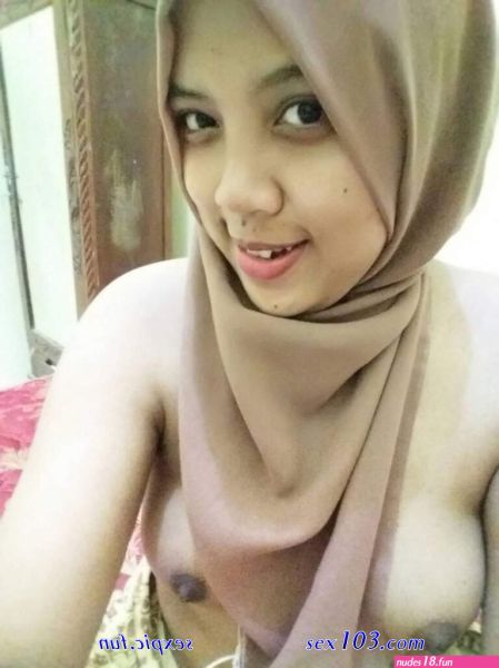 cewek lagi mandi
