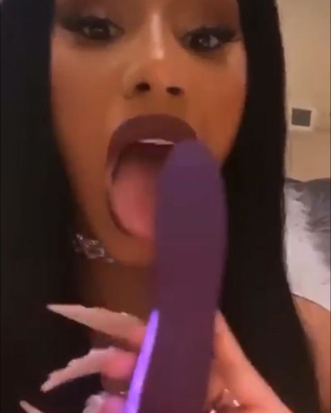 memek tembem berlendir