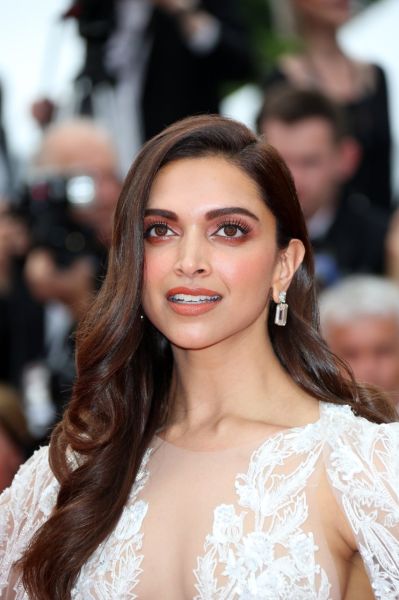 deepika padukone sabyasachi saree