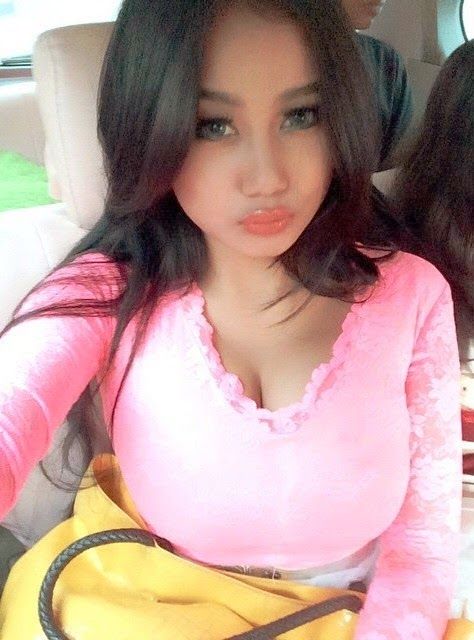 pamela safitri topless